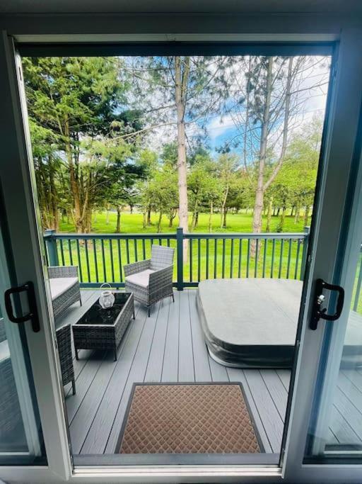 Vila Hideaway Retreat With Hot Tub York Exteriér fotografie
